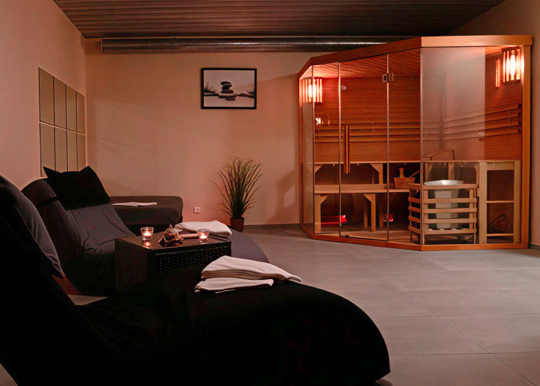 Saunování ve finské sauně